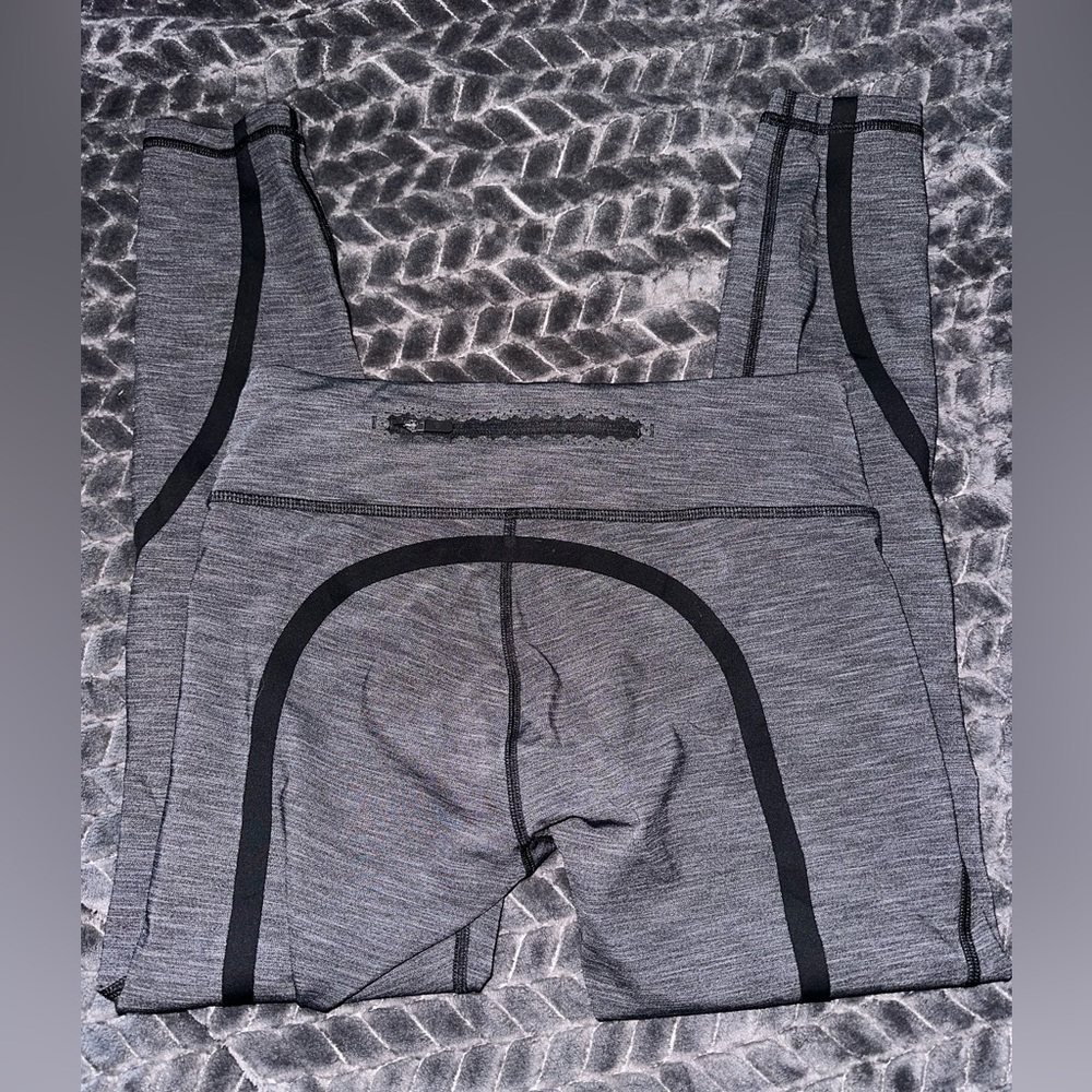 Lululemon high rise ankle crop size 6